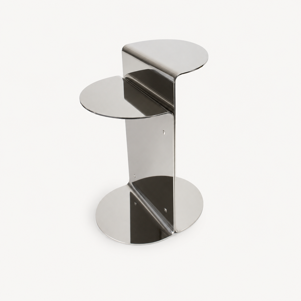 Mesa lateral con desnivel — acero inoxidable plata