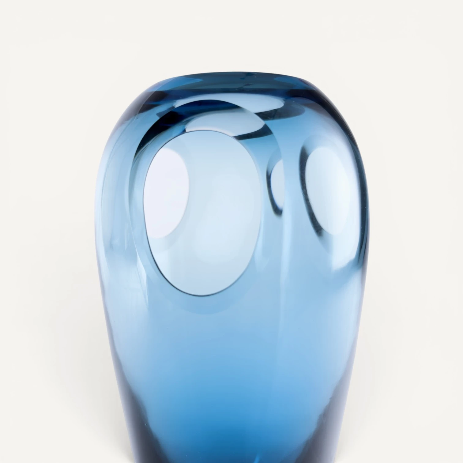 Jarrón Alargado de Cristal Azul