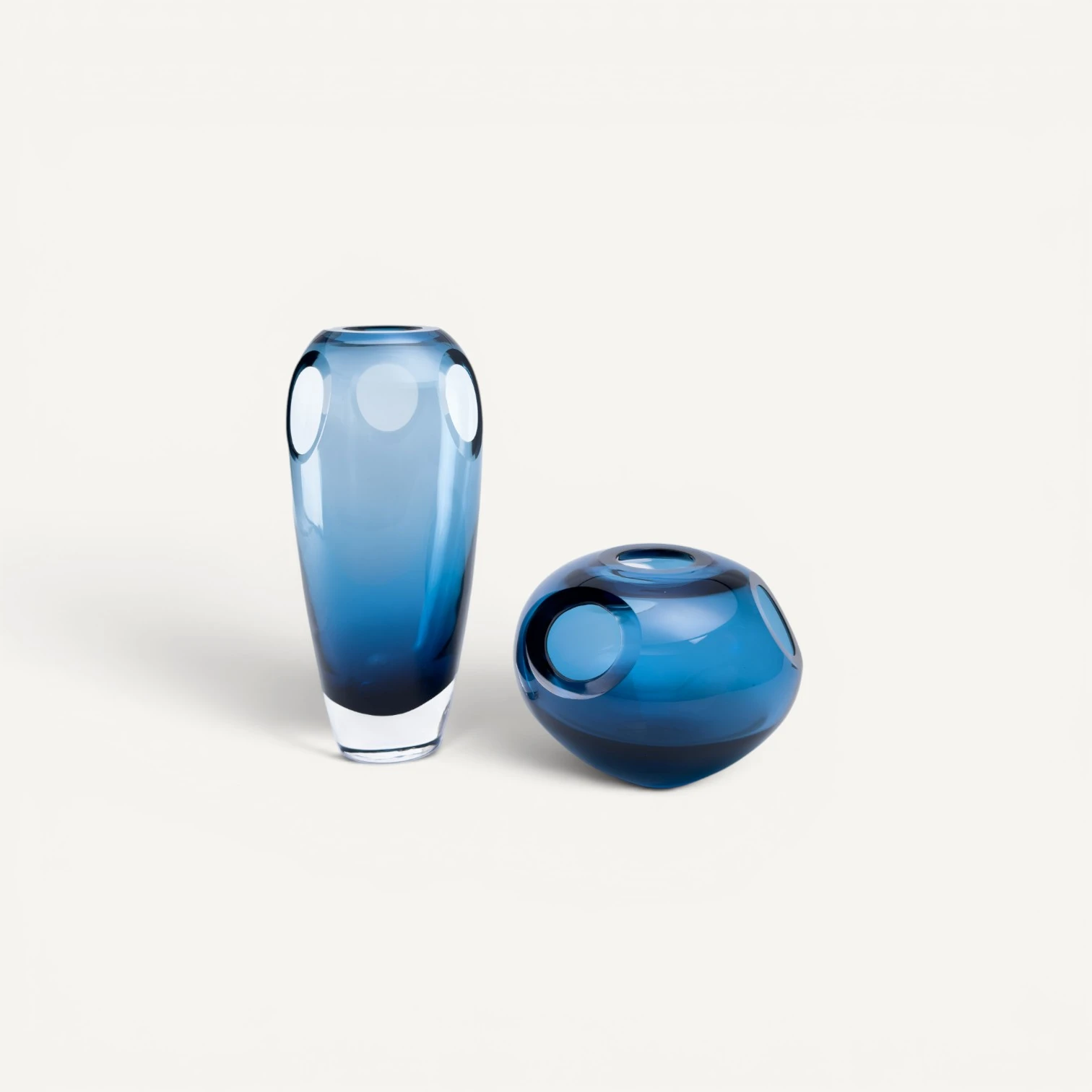 Jarrón Alargado de Cristal Azul