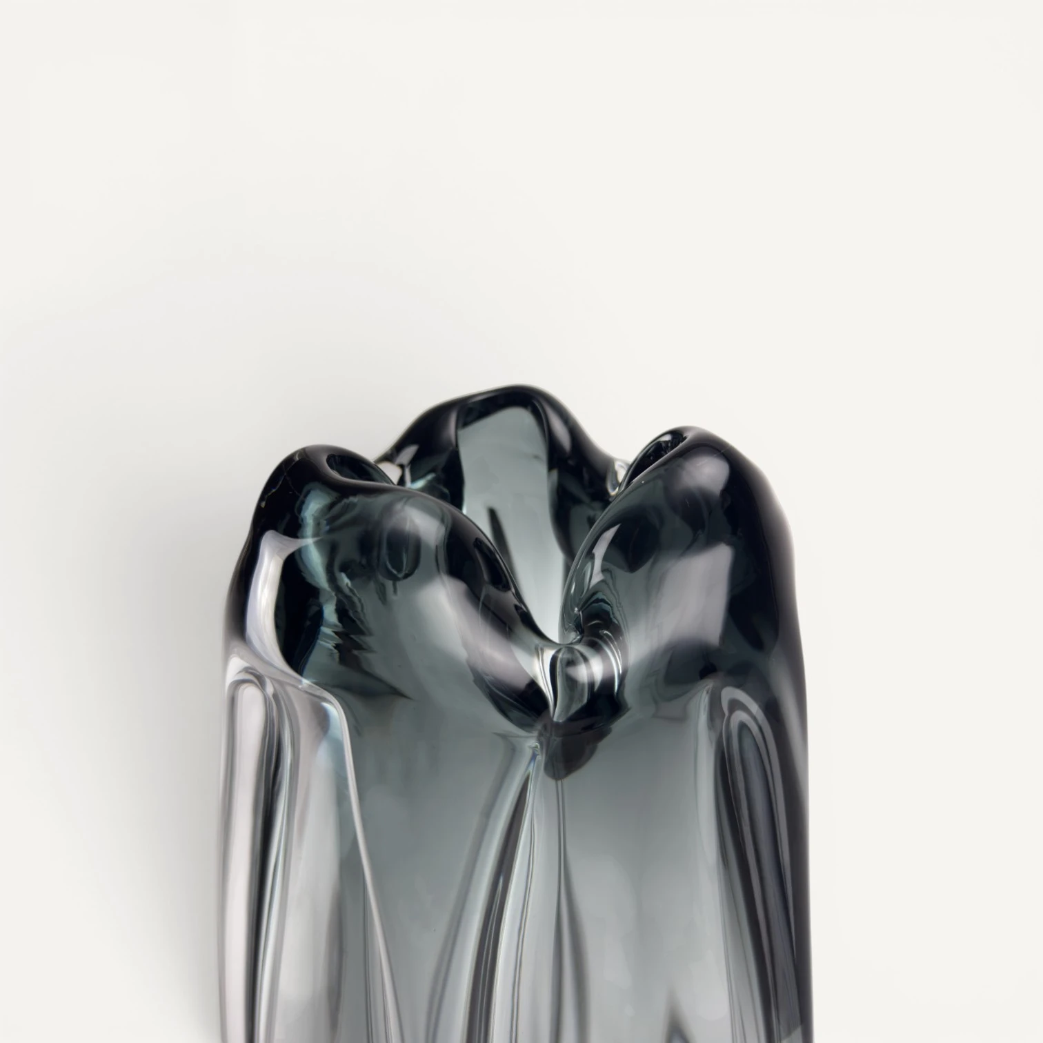 Jarrón Alargado de Cristal Gris