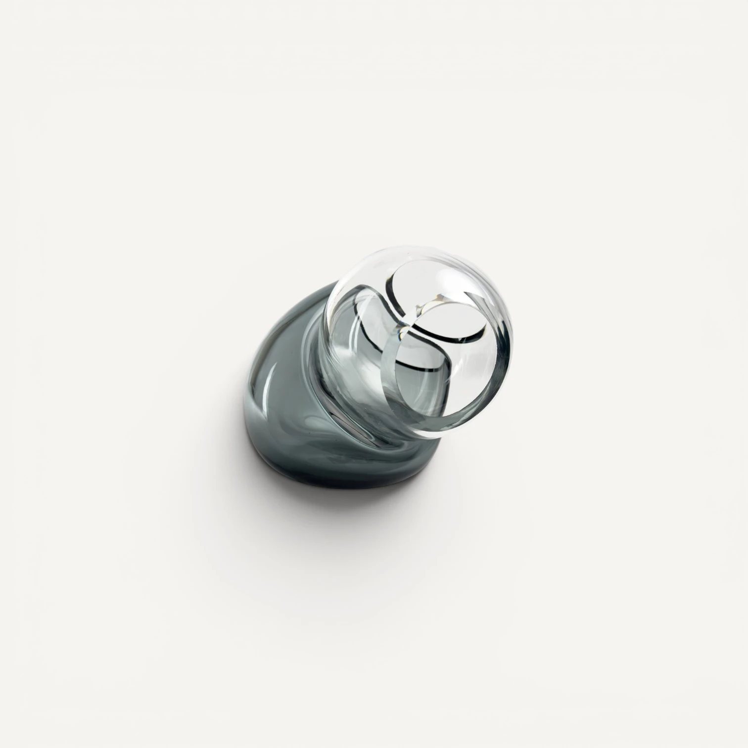 Jarrón Esférico de Cristal Gris humo